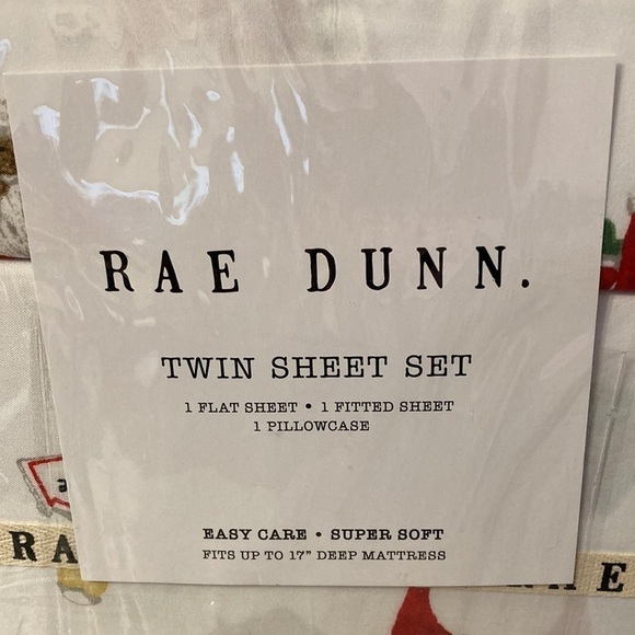 NWT Rae Dunn NORTH POLE SANTA AND MRS CLAUS TWIN CHRISTMAS SHEET SET - Picture 3 of 9